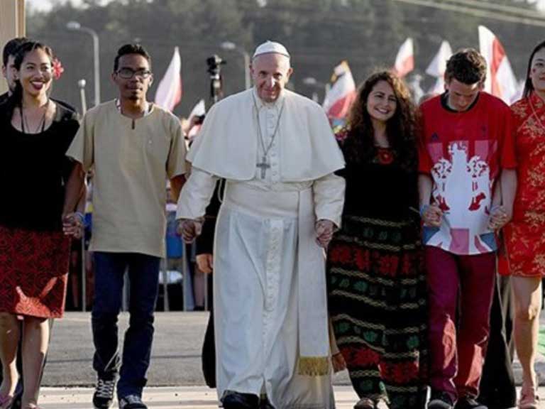 Card. Farrell: a hora de os leigos assumirem protagonismo na Igreja é agora